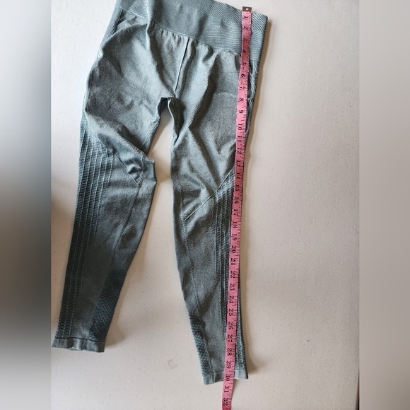 Fabletics women's green leggings size S. - Picture 4 of 5